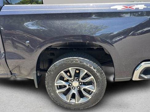 Used 2023 Chevrolet Silverado 1500 LT AWD/4WD image 34