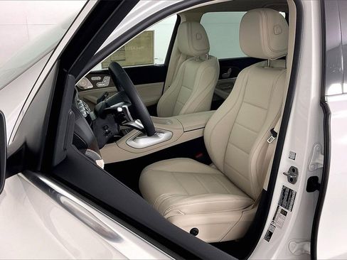 New 2026 Mercedes-Benz GLS 450 4MATIC image 9