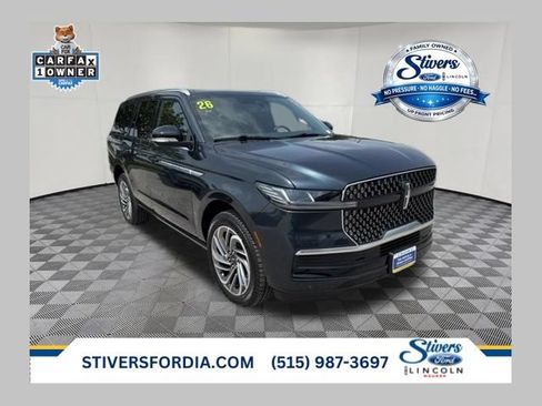 Certified 2026 Lincoln Navigator Reserve AWD/4WD image 1