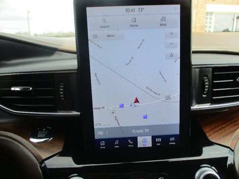 Used 2021 Ford Explorer King Ranch w/ Premium Technology Package image 8