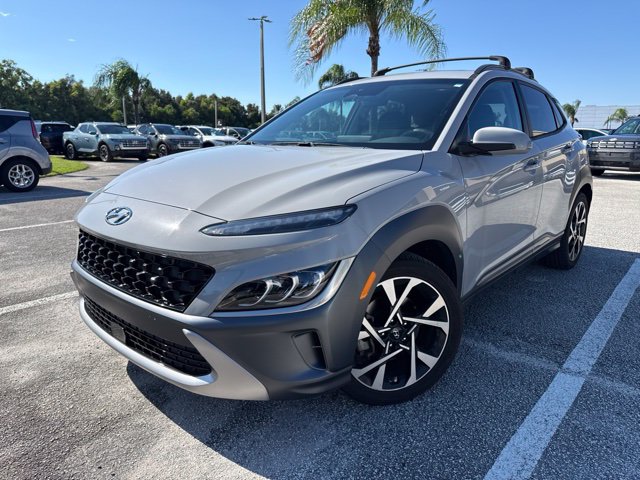 Certified 2022 Hyundai Kona Limited FWD image 3