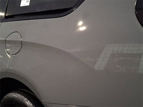 Used 2021 Chrysler Pacifica Touring-L w/ Uconnect Theater Family Group image 9