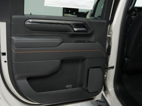 New 2026 GMC Sierra 2500 AT4 w/ AT4 Premium Plus Package image 19