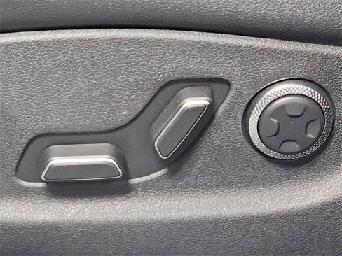 Used 2026 Genesis GV70 2.5T Select image 24