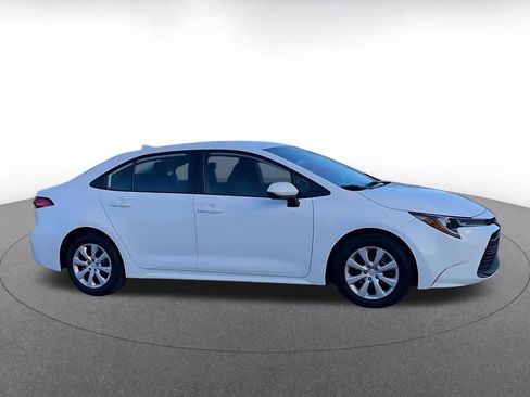 Used 2025 Toyota Corolla LE image 16