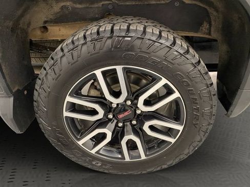 Used 2024 GMC Sierra 1500 AT4 w/ Technology Package AWD/4WD image 38