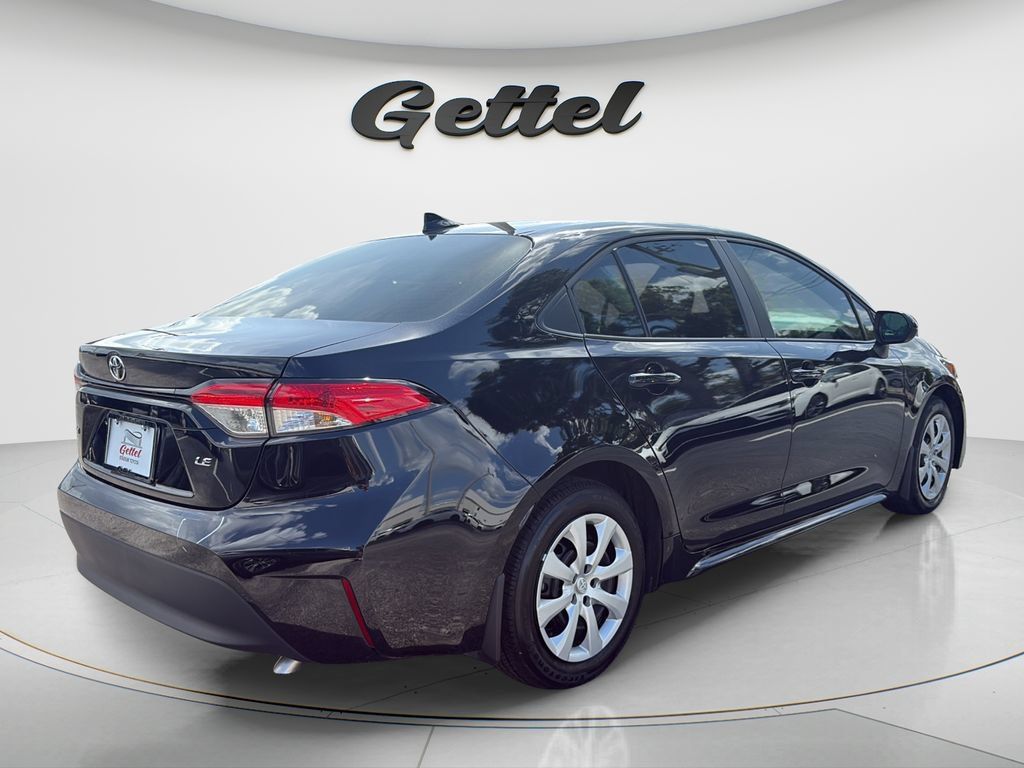 Used 2026 Toyota Corolla LE FWD image 5