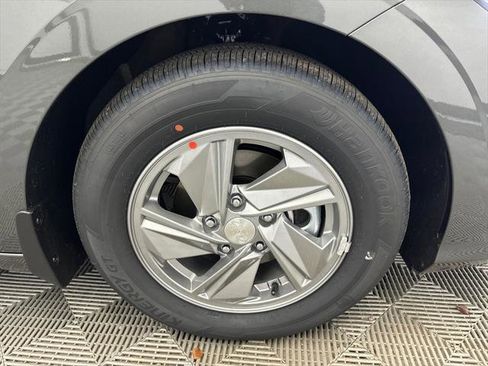 New 2026 Hyundai Elantra SE image 12