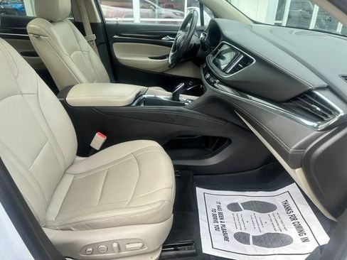 Used 2020 Buick Enclave Premium w/ Sun and Sites Package AWD/4WD image 11