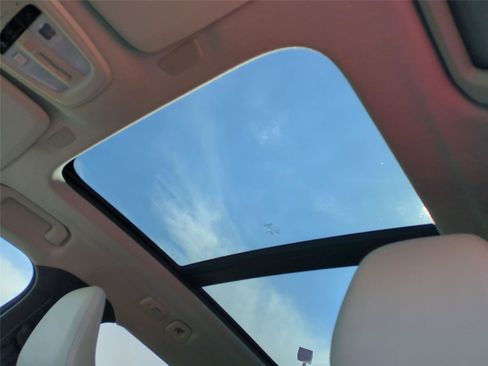 Used 2025 Volvo XC40 B5 Plus w/ Protection Package Premier image 10