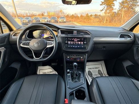 Used 2023 Volkswagen Tiguan SE image 24