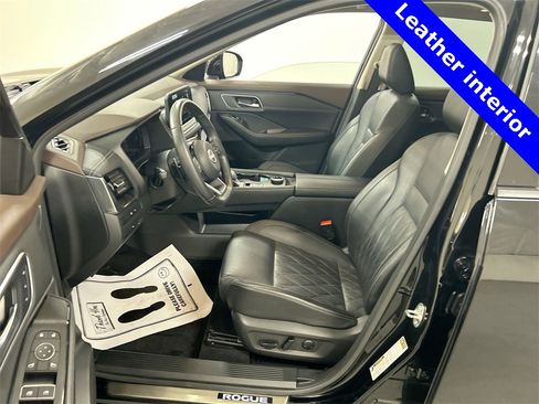 Used 2023 Nissan Rogue Platinum w/ Platinum Premium Package image 13