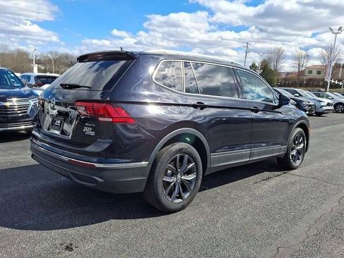 Certified 2022 Volkswagen Tiguan SE w/ Panoramic Sunroof Package AWD/4WD image 8