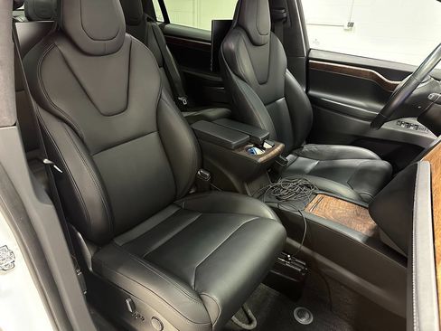 Used 2019 Tesla Model X Long Range AWD/4WD image 11