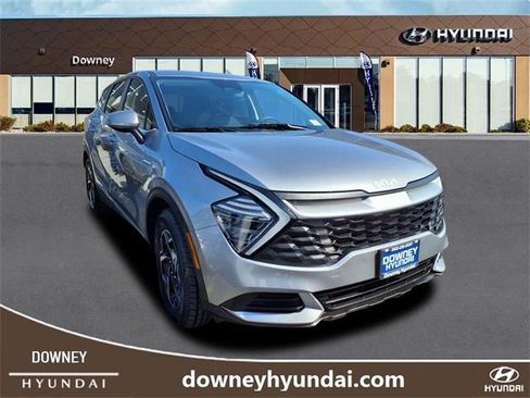 Used 2024 Kia Sportage LX image 3