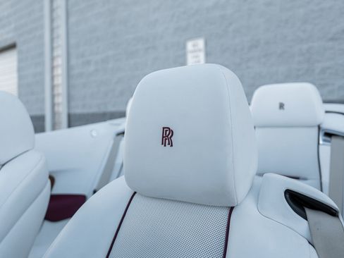 Used 2016 Rolls-Royce Dawn Base image 28