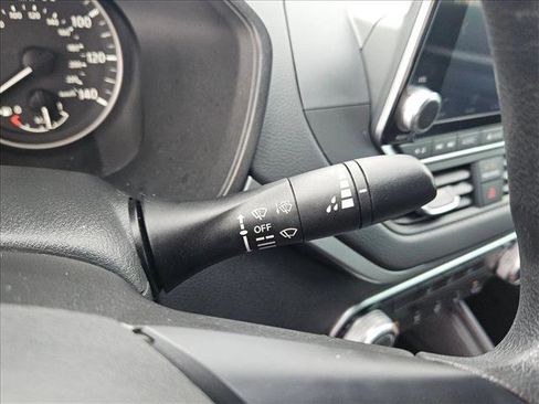 Used 2022 Nissan Altima 2.5 SV image 17