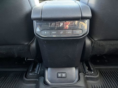 Used 2021 Toyota Highlander XSE image 26