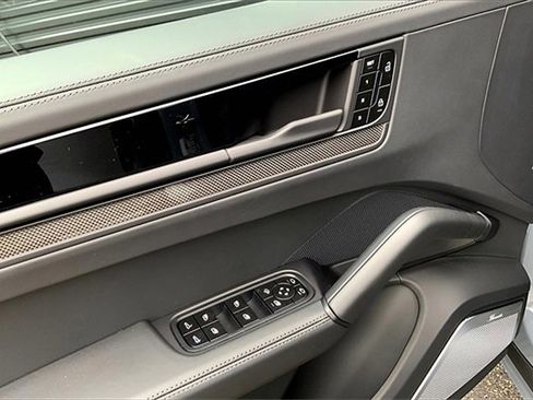 New 2026 Porsche Cayenne GTS image 28