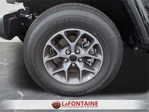 New 2025 Jeep Gladiator Sport image 31