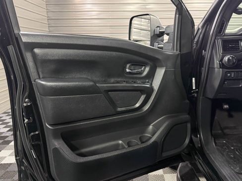 Used 2023 Nissan Titan SV w/ SV Convenience Package image 33