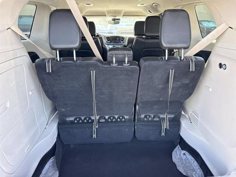 Used 2023 Chrysler Pacifica Touring-L FWD image 23