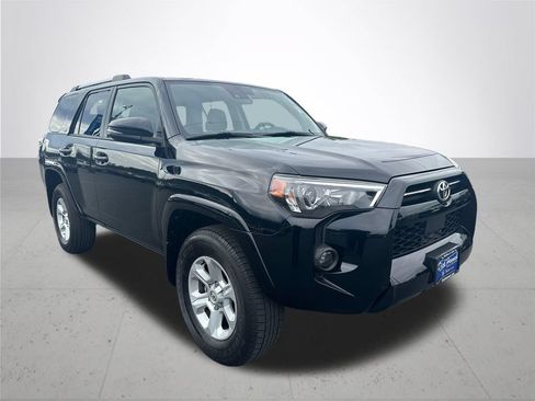 Used 2023 Toyota 4Runner SR5 Premium w/ Moonroof Package AWD/4WD image 6