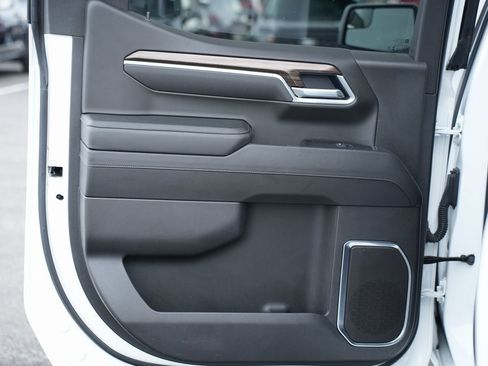 Used 2025 Chevrolet Silverado 1500 LT image 16