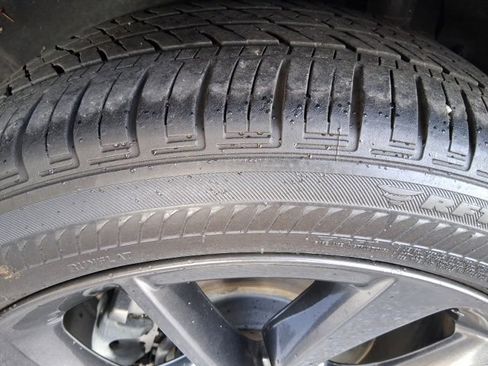 Used 2019 INFINITI QX50 Essential w/ Sensory Package image 18