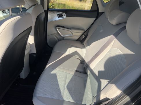Used 2020 Kia Soul LX image 7