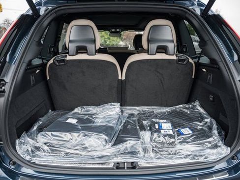 New 2026 Volvo XC90 B6 Plus w/ Protection Package Premier image 10