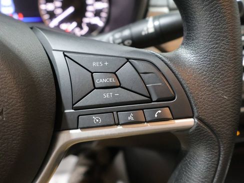 Used 2024 Nissan Altima 2.5 SV FWD image 32