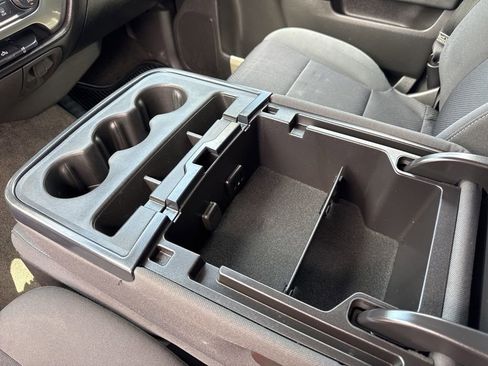 Used 2018 Chevrolet Silverado 1500 LT w/ LT Eassist Package image 45