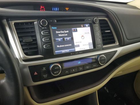 Certified 2017 Toyota Highlander XLE image 29