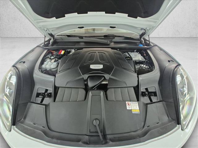 Used 2022 Porsche Cayenne Platinum Edition AWD/4WD image 27