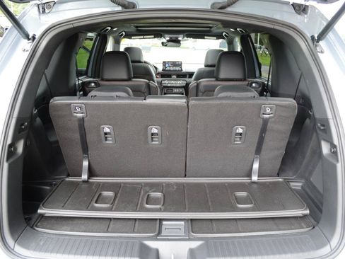 Used 2025 Honda Pilot TrailSport image 16