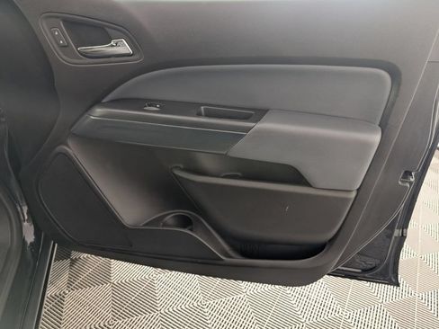 Used 2018 Chevrolet Colorado Z71 AWD/4WD image 32