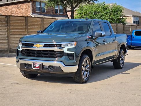 Used 2025 Chevrolet Silverado 1500 LT w/ Z71 Off-Road Package AWD/4WD image 10