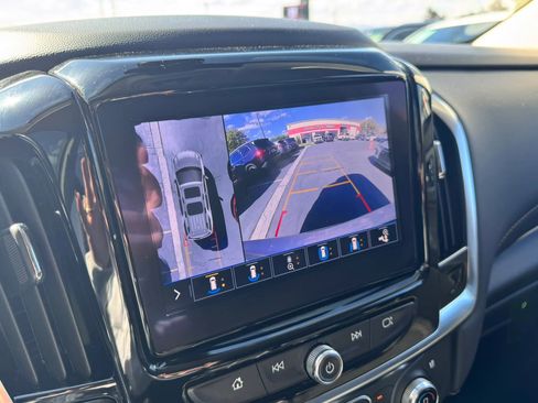 Used 2021 Chevrolet Traverse Premier image 23