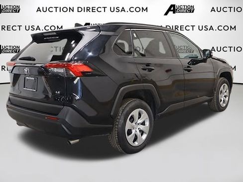 Used 2021 Toyota RAV4 LE image 41