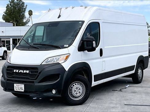 Used 2025 RAM ProMaster 3500 w/ Convenience Group FWD image 2
