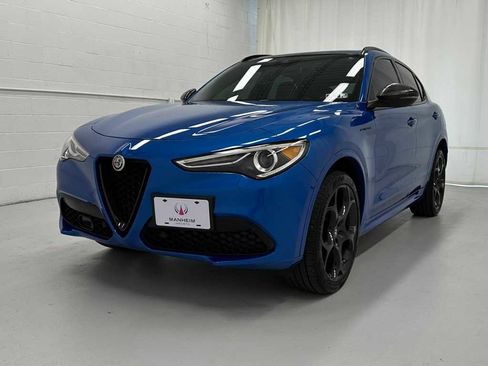 Used 2023 Alfa Romeo Stelvio Estrema image 4