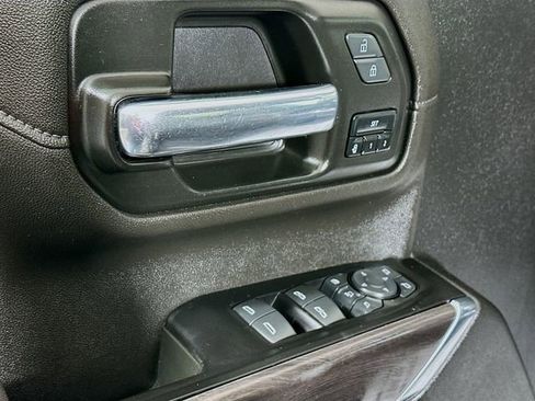 Used 2022 Chevrolet Silverado 2500 LTZ w/ LTZ Plus Package image 18