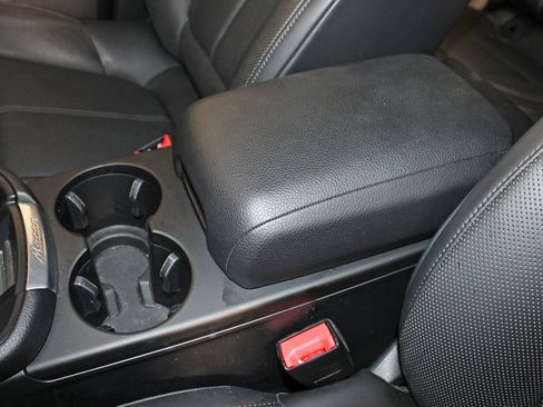 Used 2024 Porsche Macan image 31