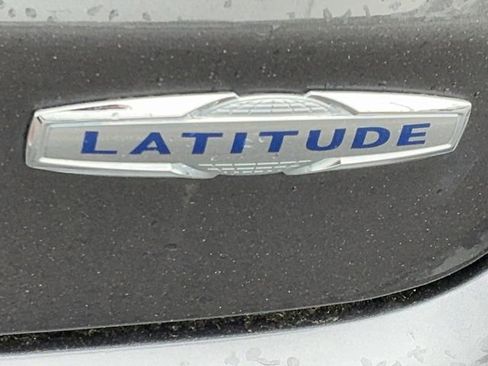 Used 2022 Jeep Compass Latitude w/ Convenience Group AWD/4WD image 12