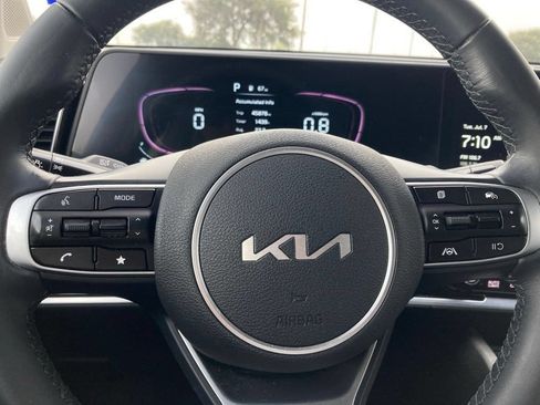 Used 2024 Kia Sportage EX FWD image 17