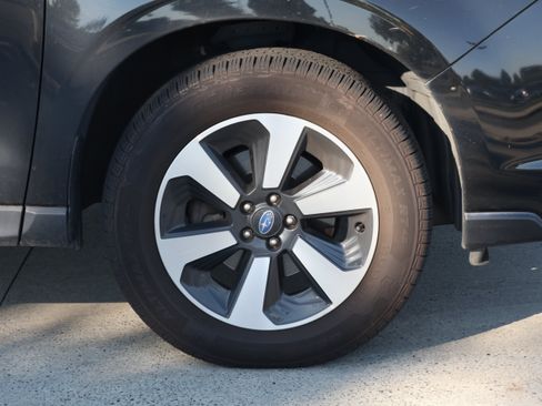 Used 2017 Subaru Forester 2.5i Limited AWD/4WD image 11