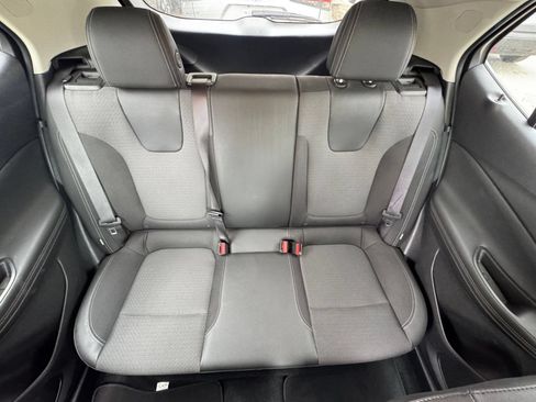 Used 2025 Buick Encore GX Preferred AWD/4WD image 37