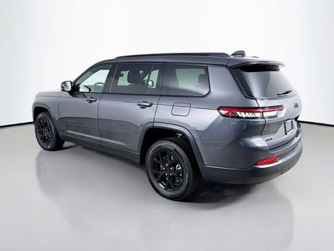 Used 2024 Jeep Grand Cherokee L Altitude image 10