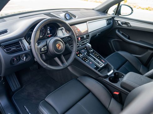 New 2026 Porsche Macan AWD/4WD image 4
